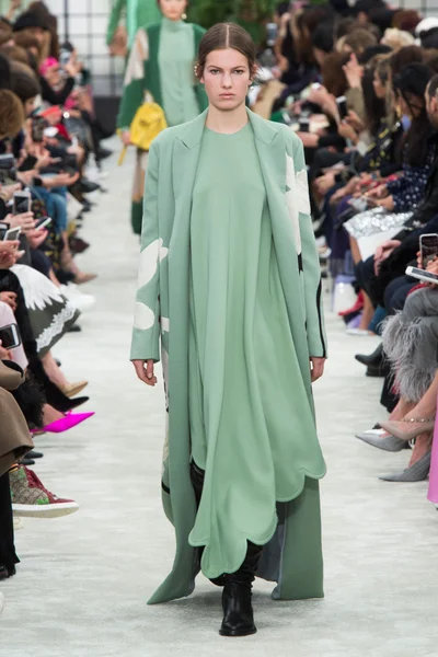 Look 46